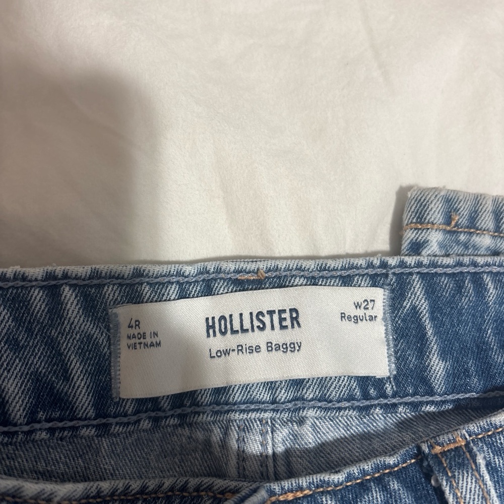 Hollister Light Blue Low Rise 27R - Picture 2 of 3